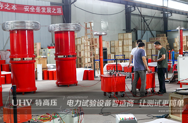 山路險(xiǎn)峻，特高壓電力護(hù)航電網(wǎng)腳步不停(圖1)